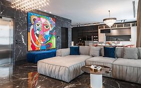 High-End Apartments & Penthouse With Terrace